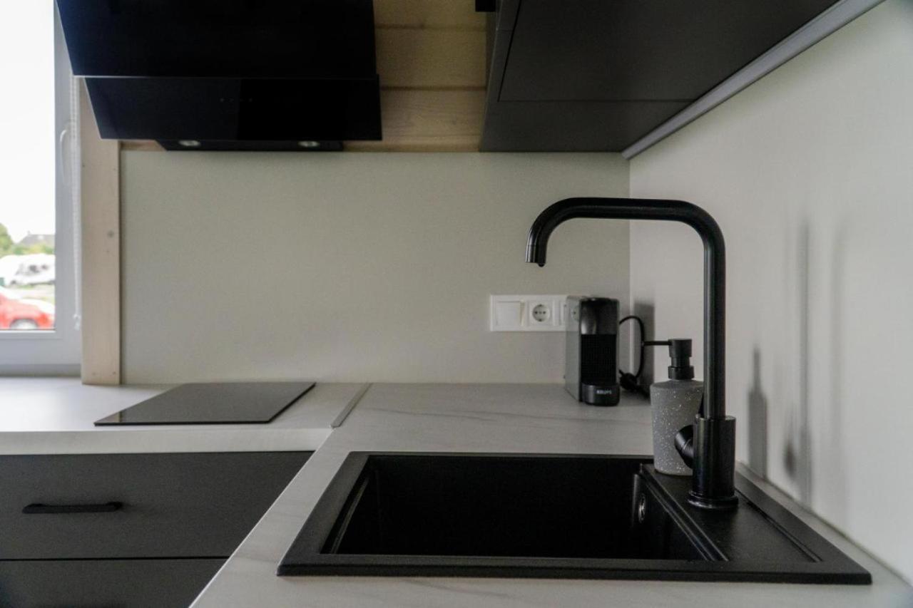Вилла Tiny House Aan Het Water Op De Appelhof Wommels Экстерьер фото